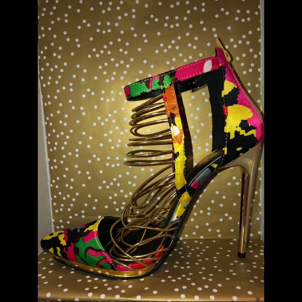 Strappy pumps - Picture 2 of 3